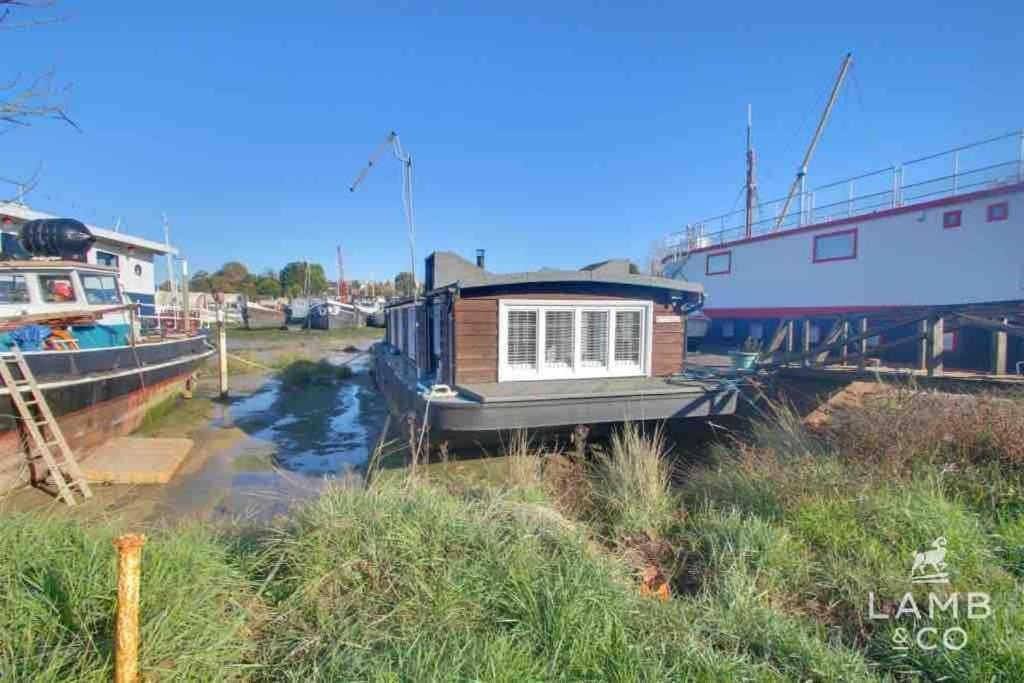 Toosey Lass - St Osyth Creek Saint Osyth Exterior foto