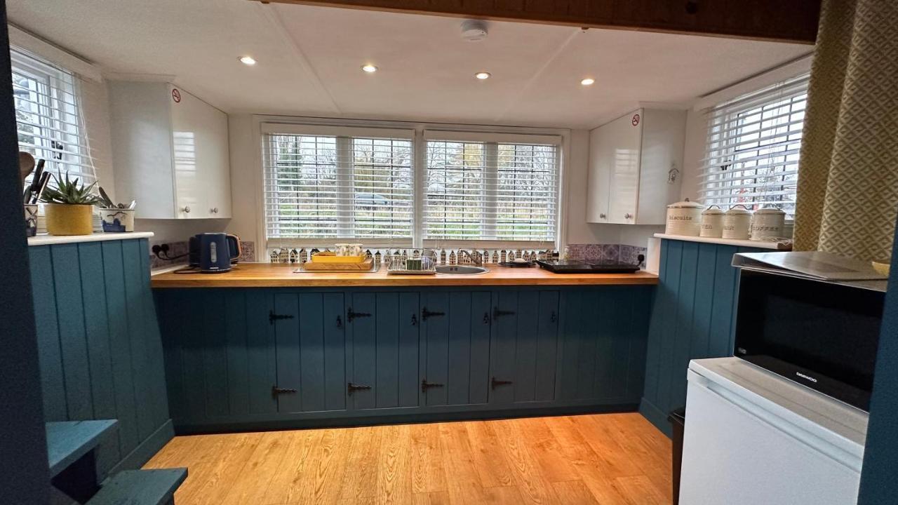Toosey Lass - St Osyth Creek Saint Osyth Exterior foto